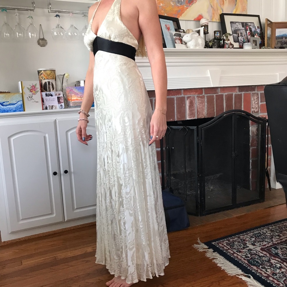 BCBGMAXAZRIA White burnout halter gown size 4